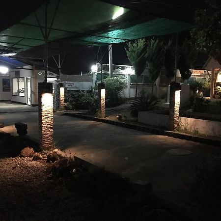 Sunshine Guesthouse Mae Sot Exterior foto