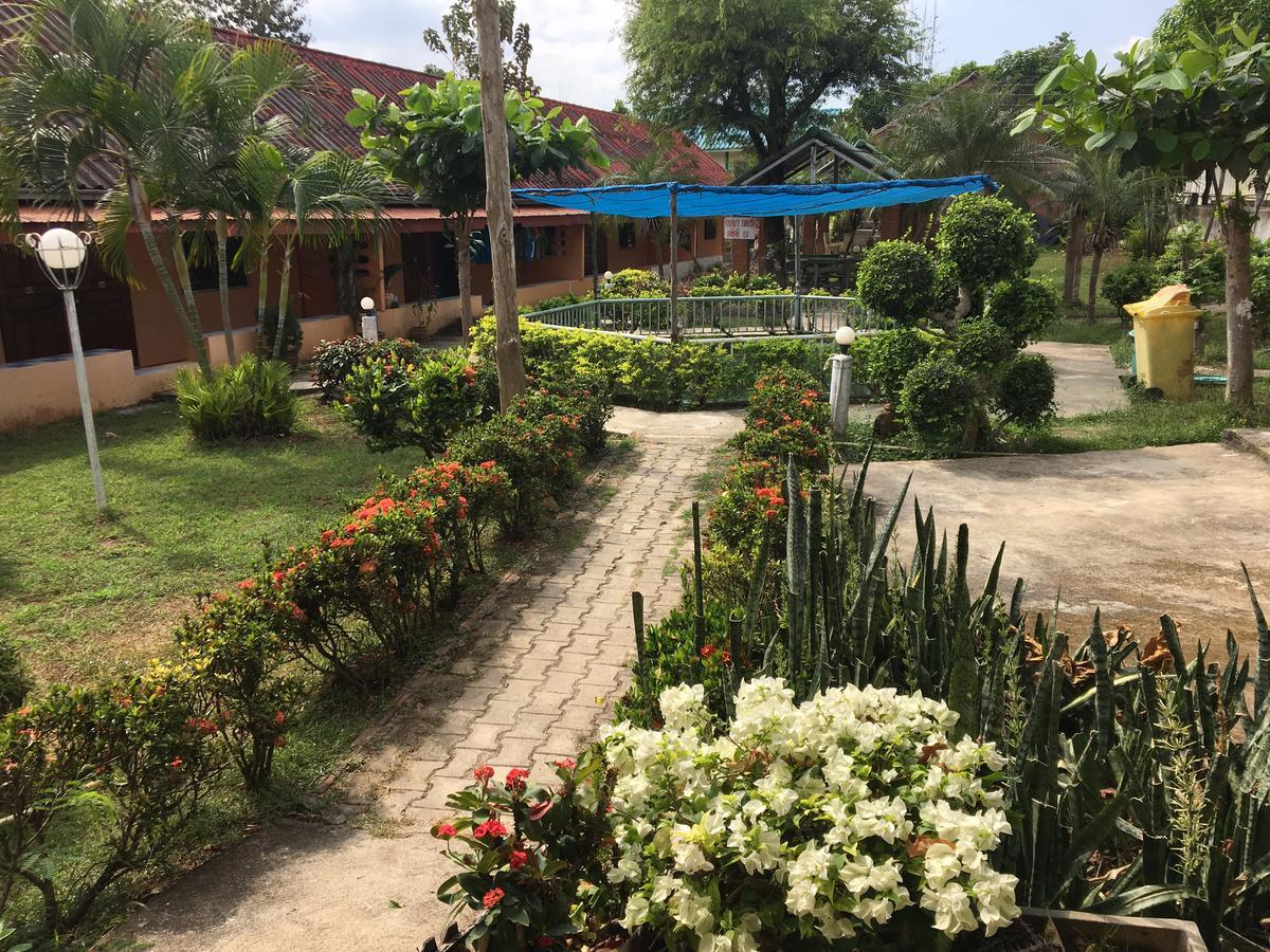 Sunshine Guesthouse Mae Sot Exterior foto