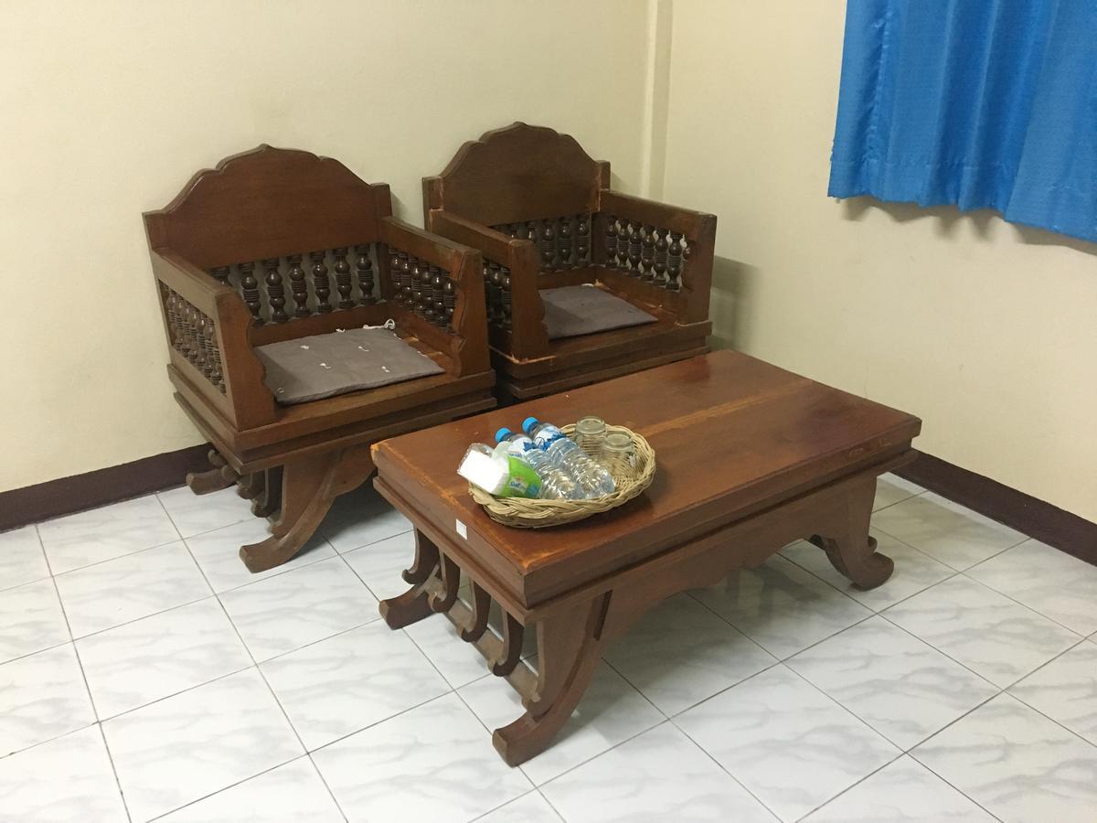 Sunshine Guesthouse Mae Sot Exterior foto